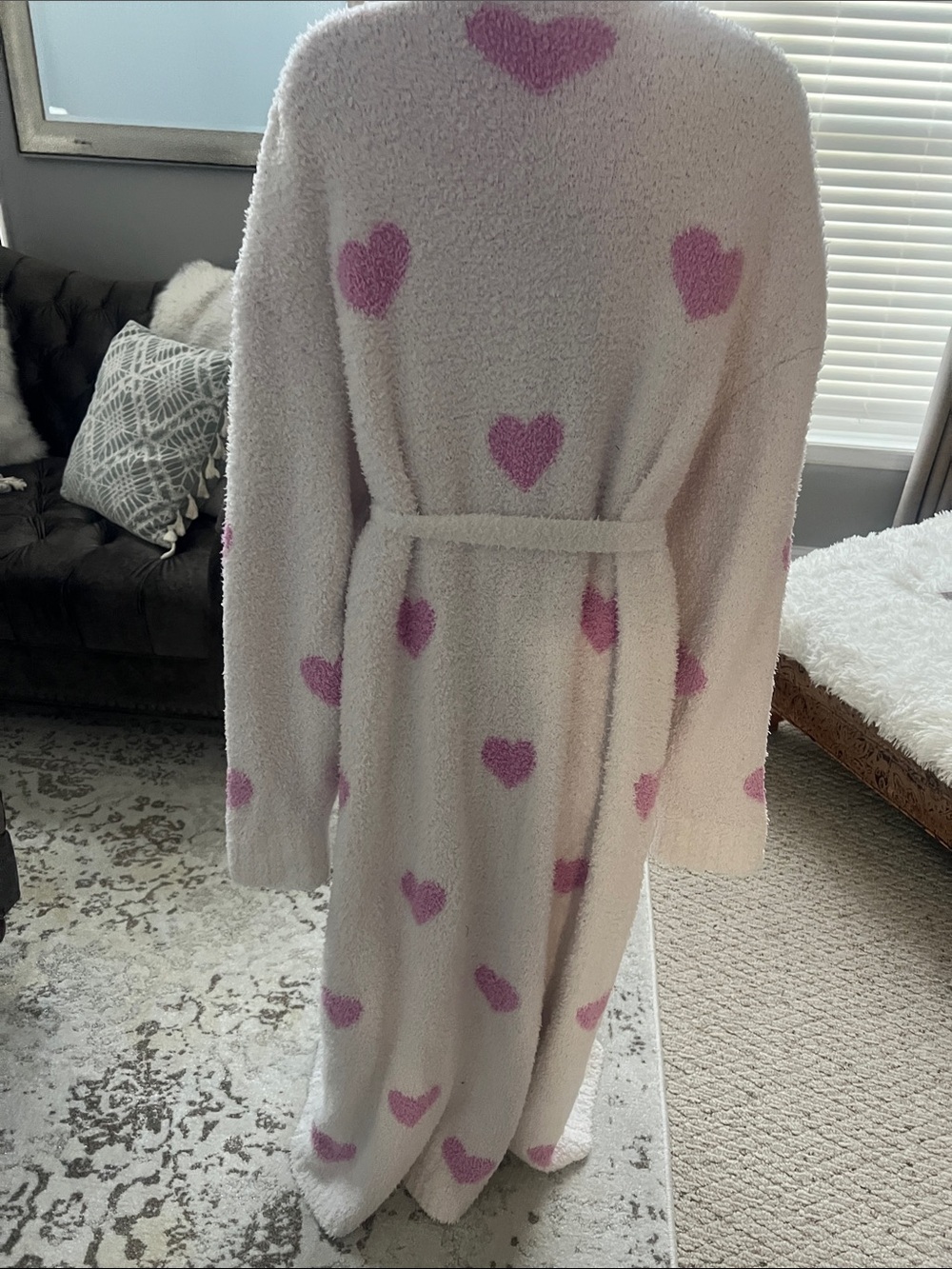 Skims Cozy Heart Plush Robe in Cream with Pink Hearts - Picture 6 of 9
